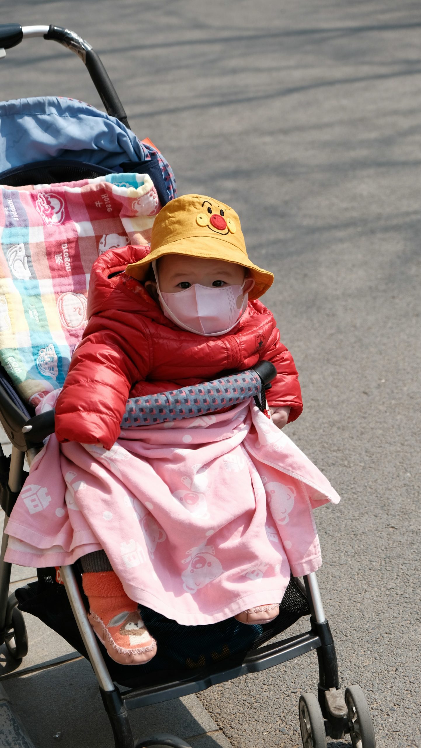 マスクのこどもの画像